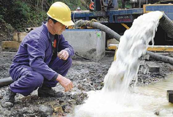 Continúa la inversión del Gobierno en obras de agua para escuelas y comunidades  
