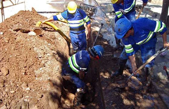La empresa Aguas del Norte trabaja para eliminar conexiones irregulares