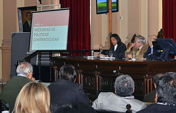 Parodi presentó en la Legislatura los proyectos de devolución de coparticipación y del Plan Bicentenario