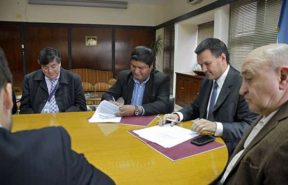 Gobierno colaborará para que regularicen su documentación los residentes bolivianos en Salta