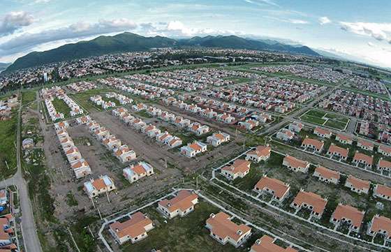Convocan para la firma de actas a los 200 beneficiarios restantes de las 400 viviendas de barrio El Huayco