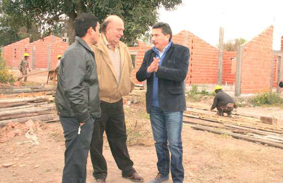 En el municipio de Cerrillos se edifican más de cien viviendas