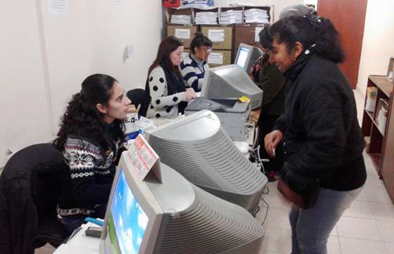 Beneficiaros de terrenos regularizan el pago de cuotas vencidas en Tierra y Hábitat