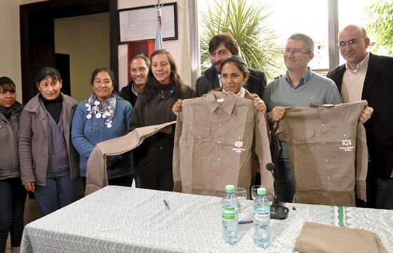 Empresas sociales textiles confeccionarán 9 mil prendas para trabajadores agrarios