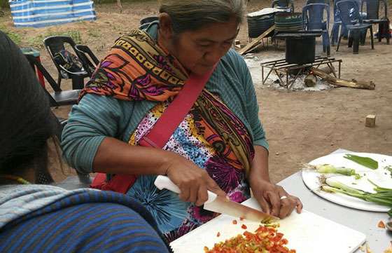 Mujeres de comunidades originarias adquieren habilidades de cocina
