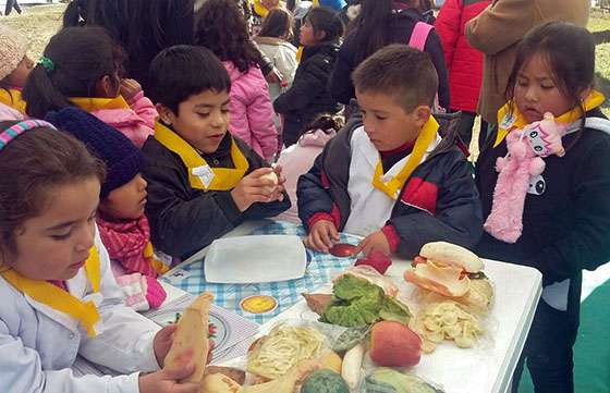 Se realizan controles de peso, talla y se difunden hábitos saludables en Tecnópolis