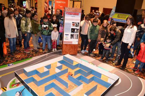 Educación expone proyectos de ciencia y tecnología en Tecnópolis