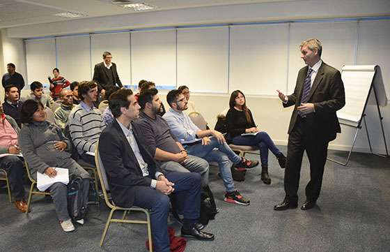 Comenzó el dictado de clases del programa “Alumbra tus ganas de emprender”