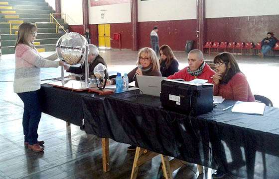 El IPV sorteó la ubicación de 260 casas en barrio El Huayco