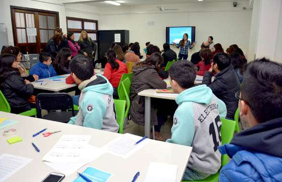 Estudiantes secundarios realizarán proyectos comunitarios con tecnologías
