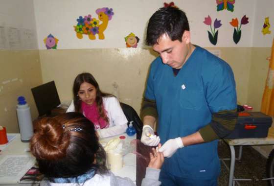 Realizan test voluntario y gratuito de VIH en barrios de la ciudad de Salta