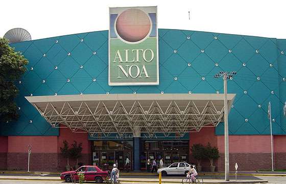 Alto Noa Shopping multado por el daño a un vehículo en el estacionamiento