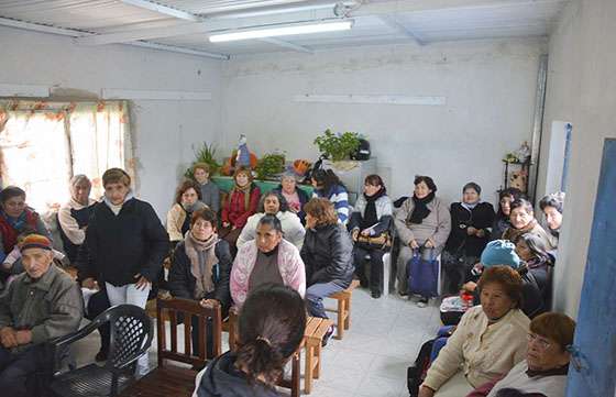 Más de 200 Adultos Mayores de barrio Castañares recibieron la Tarjeta Social