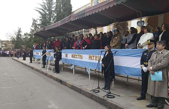 Escuelas secundarias celebraron el Bicentenario de la Independencia
