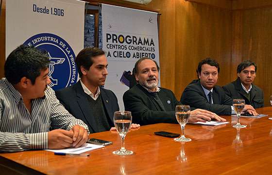 Comenzó el programa Julio Mágico en la Linda