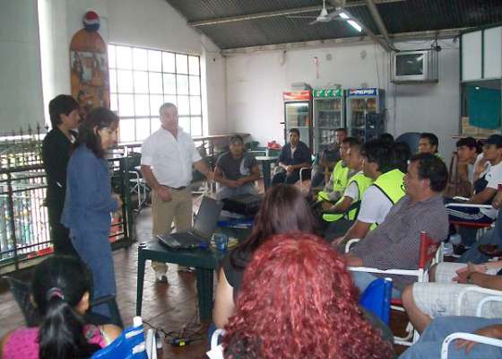 Defensa Civil capacitó sobre sismos a personal del mercado San Miguel