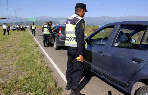 Seguridad controló más de 7.500 vehículos en el fin de semana largo