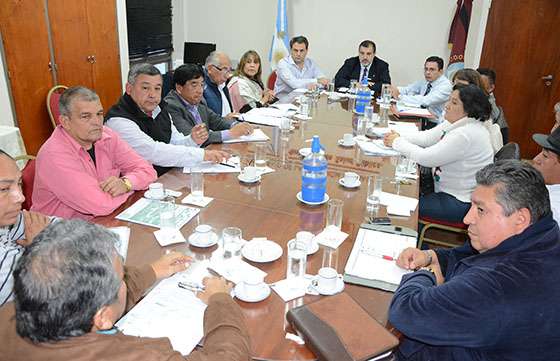 Primer encuentro salarial con gremios de la salud