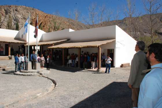 Zottos inauguró el ciclo lectivo del nivel polimodal en El Alfarcito 