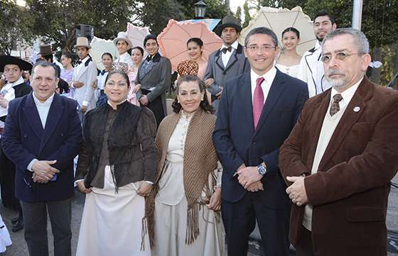 Salteños y turistas disfrutaron de la muestra fotográfica Nuestra Salta de Ayer