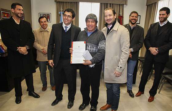 Familias de Rosario de la Frontera recibieron los títulos de sus terrenos