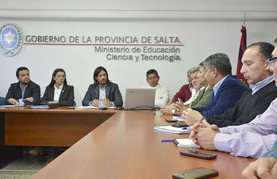 El Gobierno realizó una propuesta para el próximo trimestre al sector docente