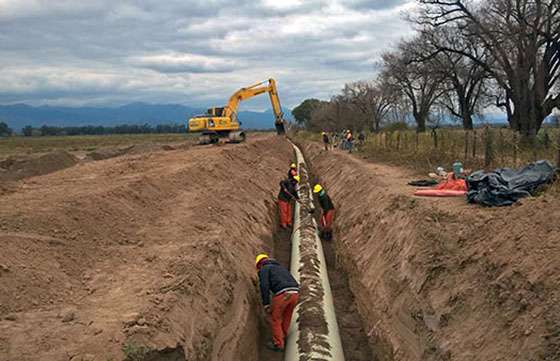 Funcionarios nacionales visitaron las obras de Reconversión Productiva del río Toro