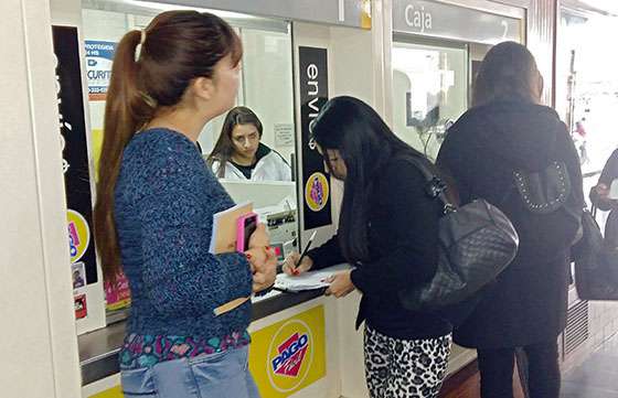 Locales de Rapipago y Pago Fácil en infracción por no habilitar cajas de atención prioritarias