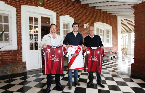 Urtubey recibió a dirigentes de River Plate que esta noche juega en Salta