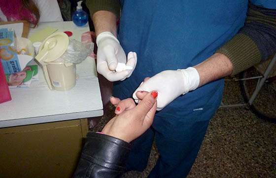 Realizan test voluntario y gratuito para VIH en barrio El Mirador