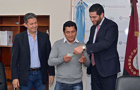 Entregaron fondos a una comunidad Kolla de Orán para obras de provisión de agua