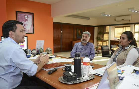 El Ministerio de Gobierno asesora a instituciones para su formalización institucional