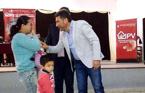 Emotivo sorteo de viviendas realizó el IPV en Tartagal