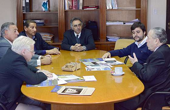 Fundación presentó un programa de navegación de veleros para jóvenes