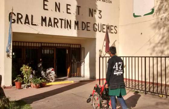 Alumnos de escuelas técnicas restaurarán sillas de ruedas