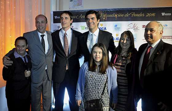 El Gobernador participó en la cena anual de ASDRA
