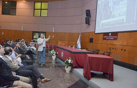Reconocido consultor latinoamericano disertó sobre proyectos urbanos integrales