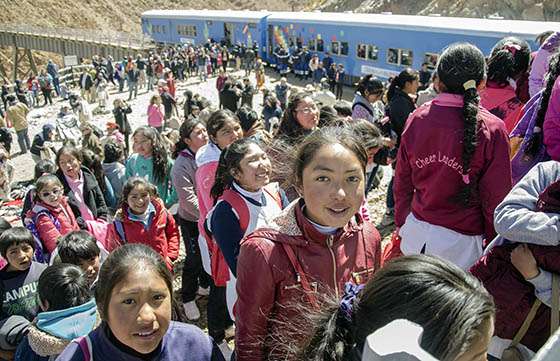 Chicos de San Antonio de los Cobres festejaron el Día del Niño en el Tren a las Nubes