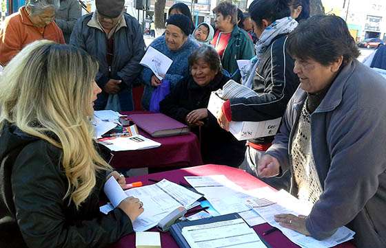 Esta semana continúa el operativo de la tarifa social en centros de jubilados