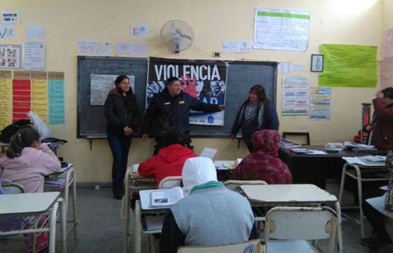 Taller para estudiantes sobre prevención de violencia familiar