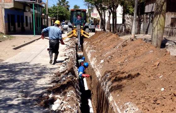 Nuevas redes optimizan el servicio de desagües cloacales en el barrio Alberdi de Tartagal