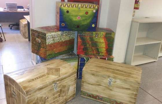 Entrega de baúles del proyecto Biblioestaciones