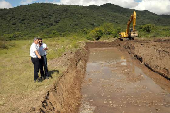 Funcionarios recorren obras en zona norte de la ciudad