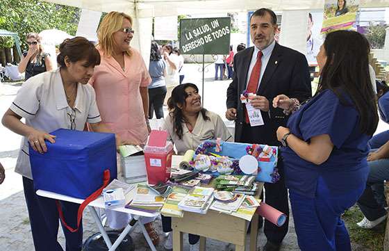 Feria de Salud Adolescente en la plaza Belgrano