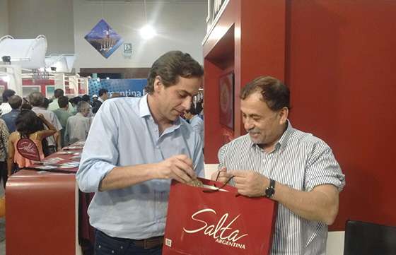Importantes visitas al stand de Salta en la ExpoCruz de Bolivia