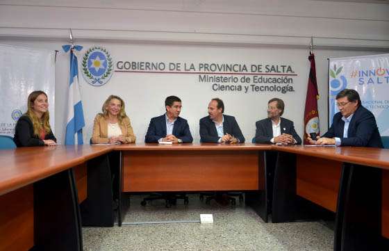 Gobierno y universidades estimulan a jóvenes emprendedores