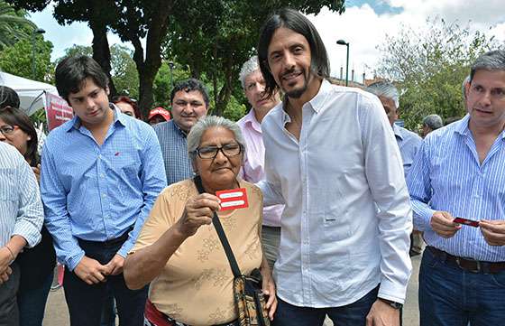 El Gobierno entregó la tarjeta social 7.000 para adultos mayores