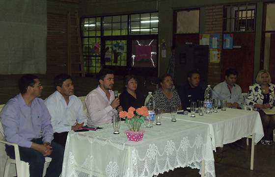 Funcionarios de Seguridad se reunieron con vecinos de San Ignacio