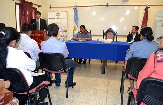 Seguridad capacitará a más de 200 operadores comunitarios de la Policía