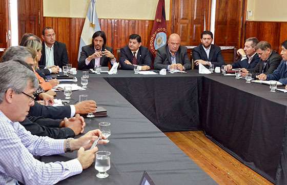 El Jefe de Gabinete presentó ante los senadores el impacto que generará en Rivadavia el Plan Hábitat